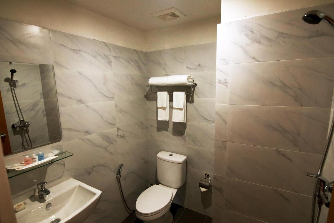 Botahtaung Hotel Янгон Екстериор снимка