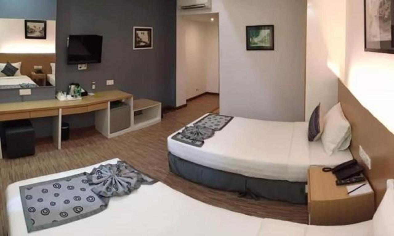 Botahtaung Hotel Янгон Екстериор снимка