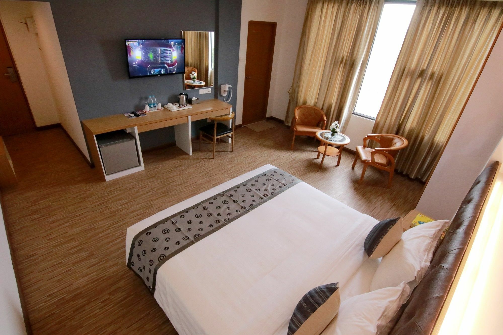 Botahtaung Hotel Янгон Екстериор снимка