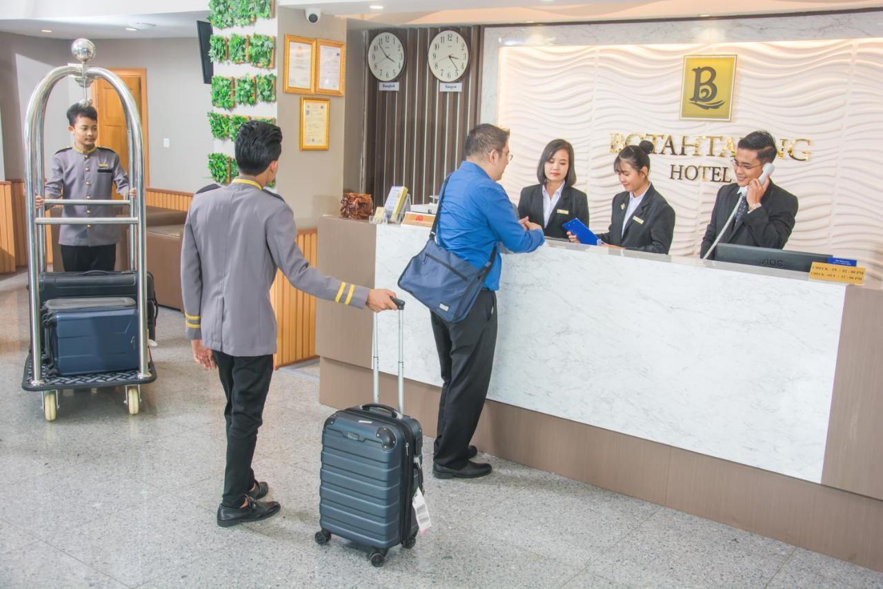 Botahtaung Hotel Янгон Екстериор снимка