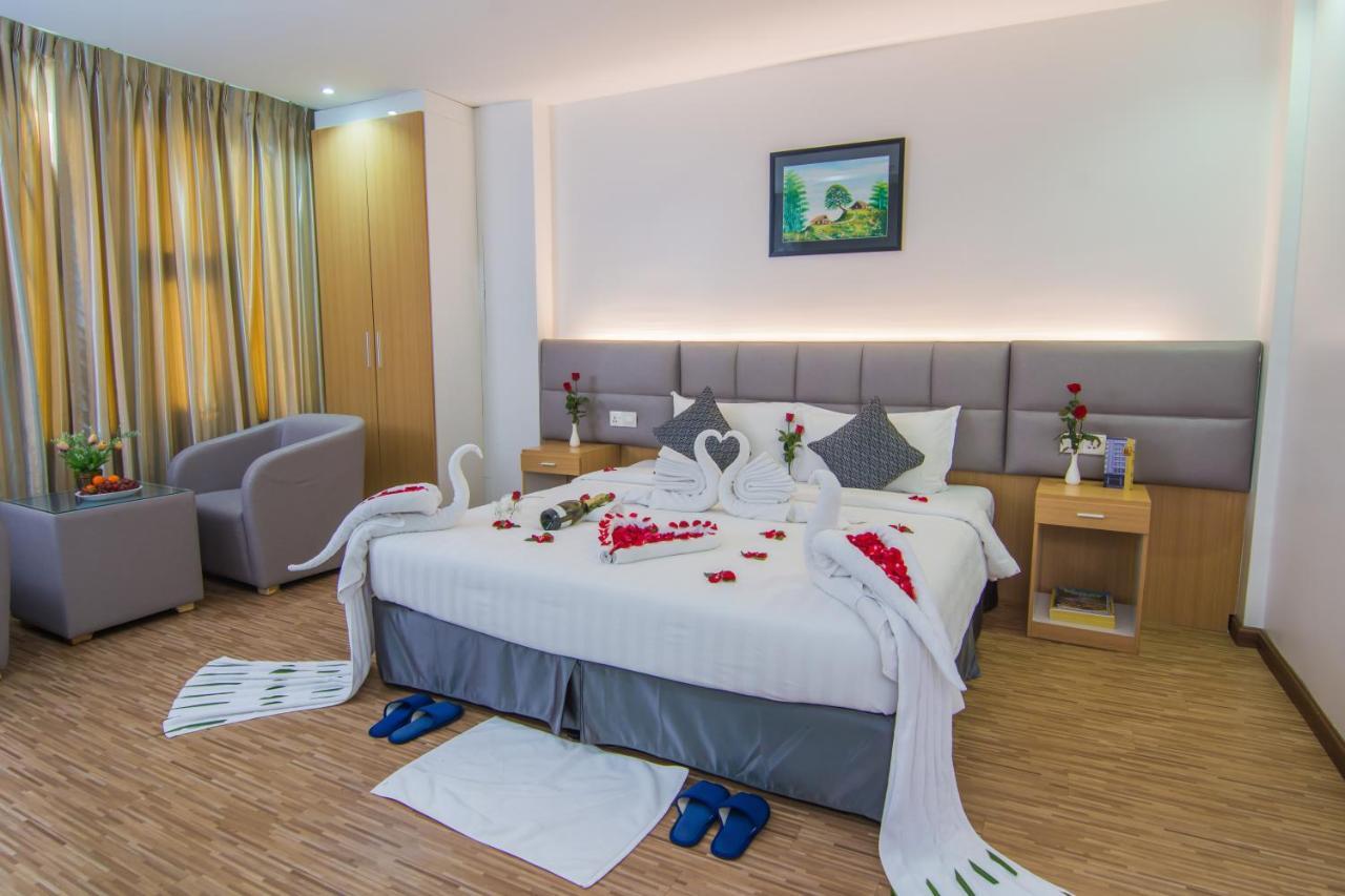 Botahtaung Hotel Янгон Екстериор снимка