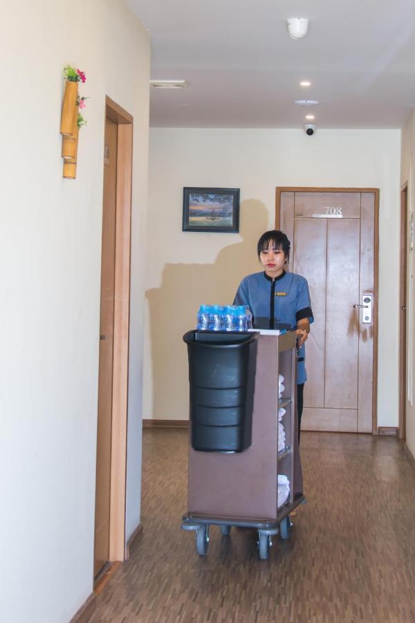 Botahtaung Hotel Янгон Екстериор снимка