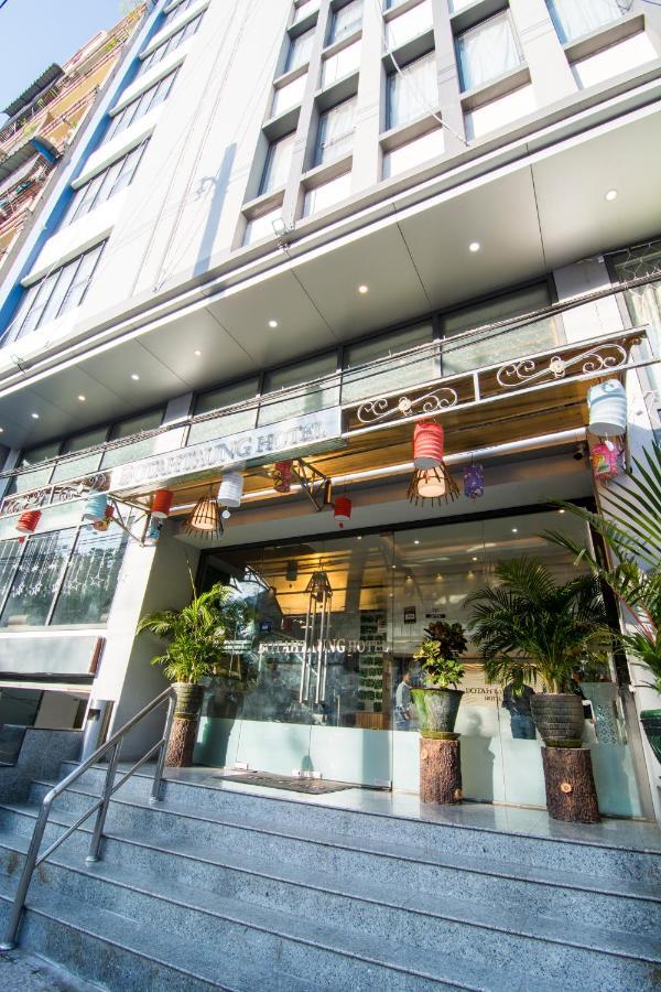 Botahtaung Hotel Янгон Екстериор снимка