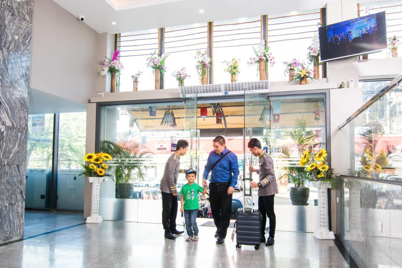 Botahtaung Hotel Янгон Екстериор снимка