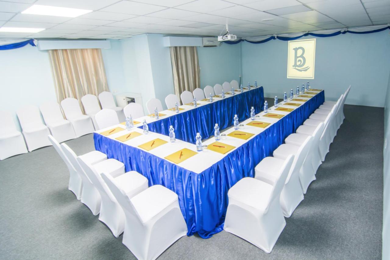 Botahtaung Hotel Янгон Екстериор снимка